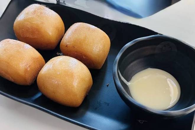 Deep-Fried Mini Buns （黄金小馒头）